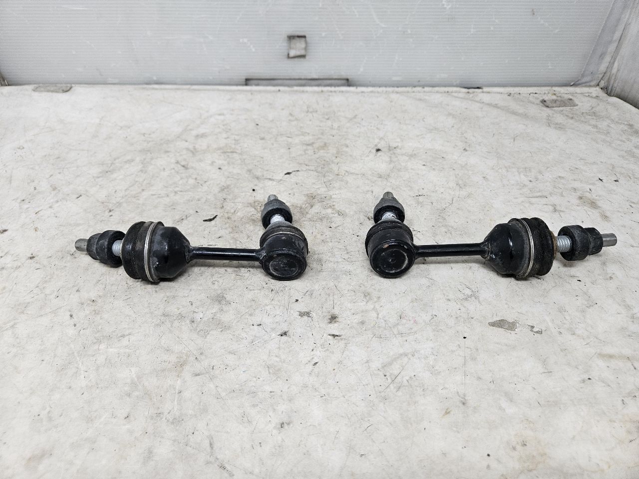 2020 SILVRDO15 FRONT SWAY BAR END LINKS PAIR LH RH 31047 - image 4