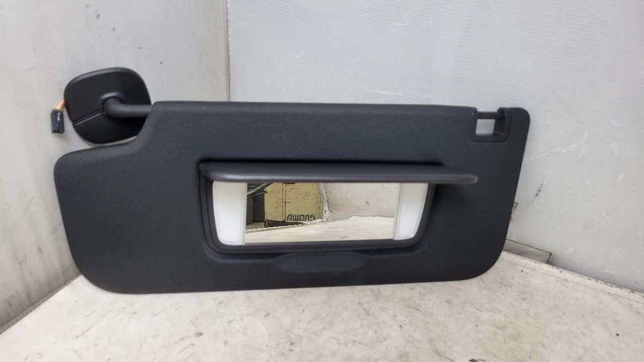 2020 SILVRDO15 LH SUN VISOR BLACK LIGHTED 84657816 31067 - image 6