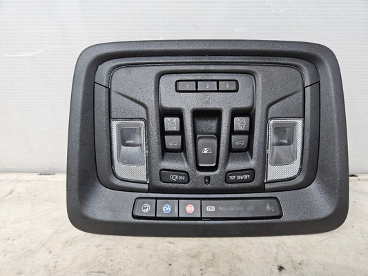 2020 SILVRDO15 OVERHEAD CONSOLE BLACK W/SUNROOF 31073 - image 1