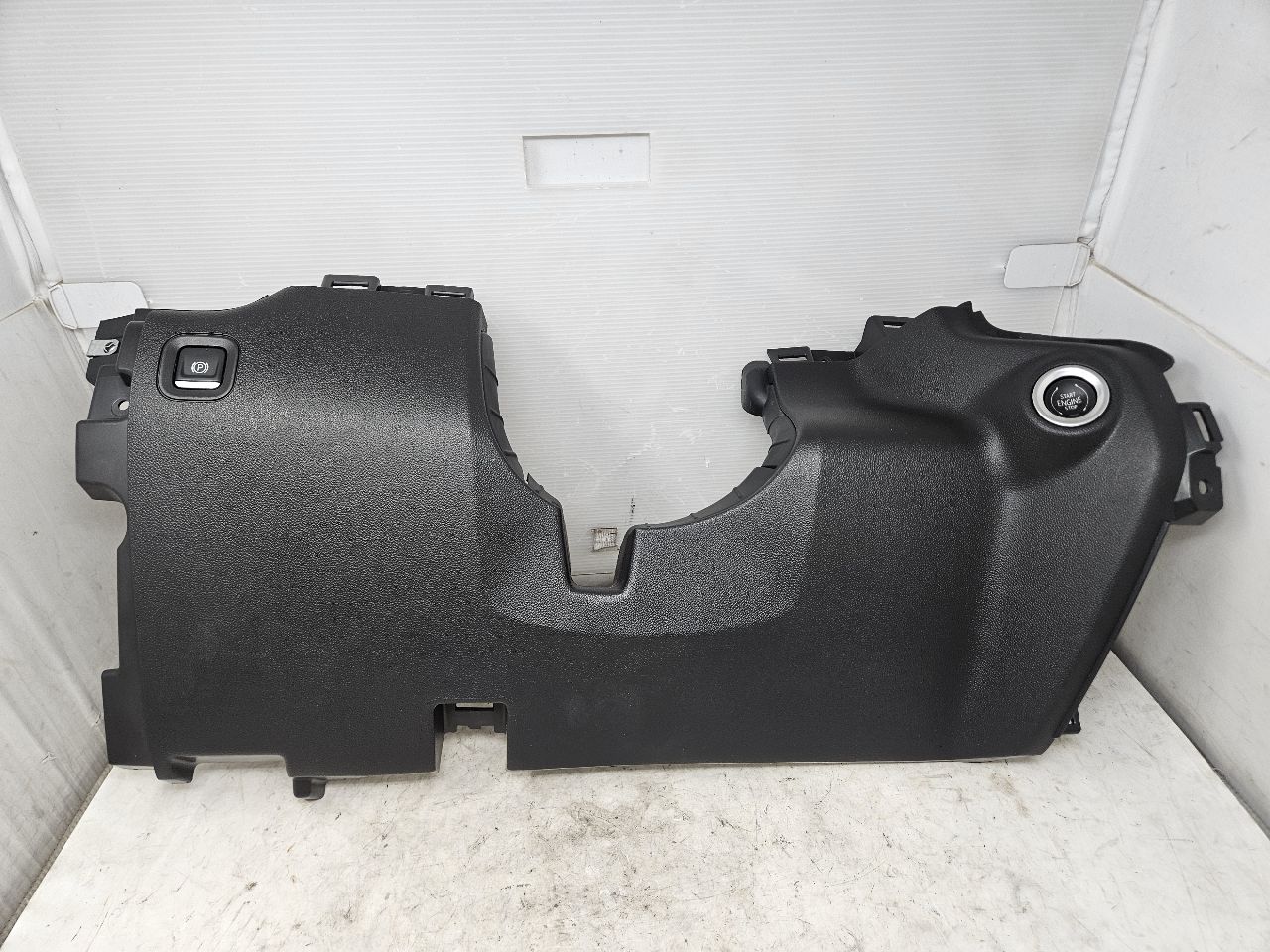 2020 SILVRDO15 LH DRIVER DASH KNEE BOLSTER TRIM 31074 - image 1