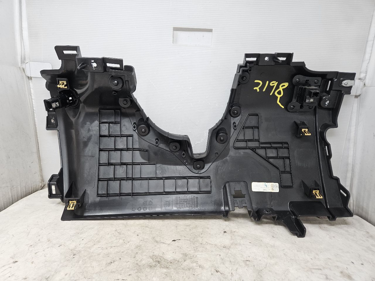 2020 SILVRDO15 LH DRIVER DASH KNEE BOLSTER TRIM 31074 - image 6