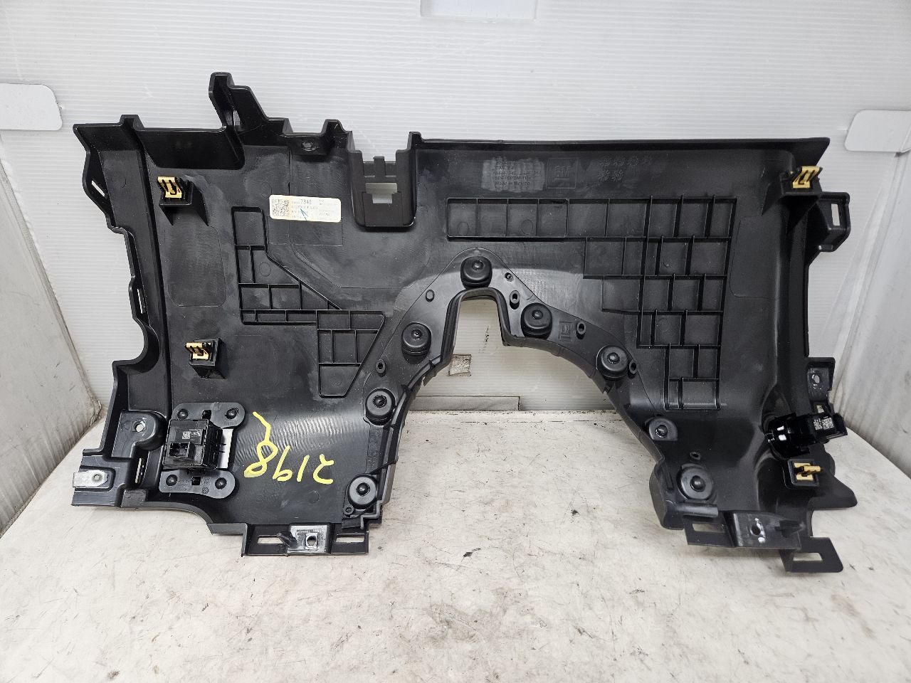 2020 SILVRDO15 LH DRIVER DASH KNEE BOLSTER TRIM 31074 - image 9