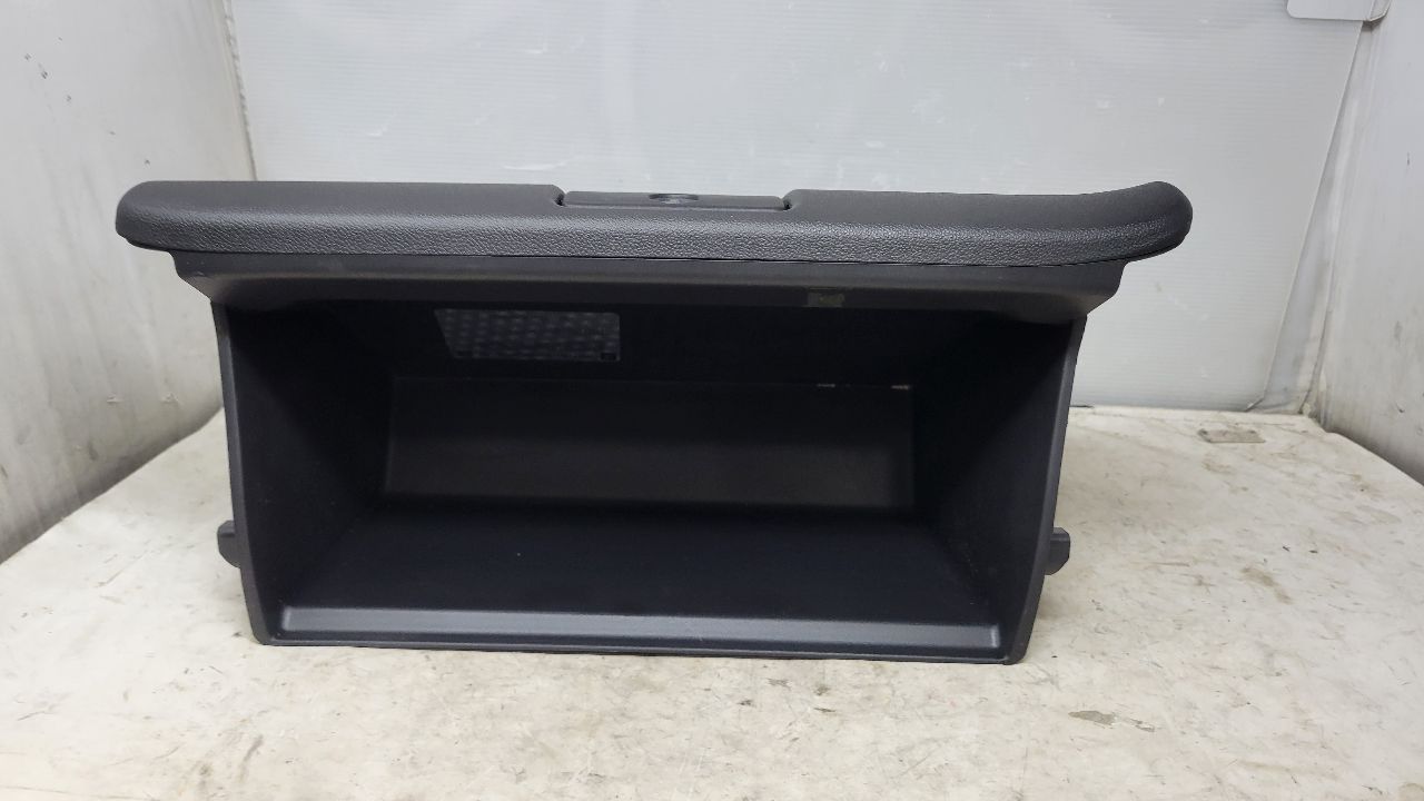2020 SILVRDO15 LOWER GLOVE BOX JET BLACK 84093881 31086 - image 5
