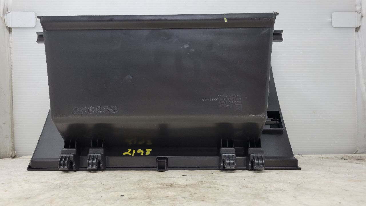 2020 SILVRDO15 LOWER GLOVE BOX JET BLACK 84093881 31086 - image 10