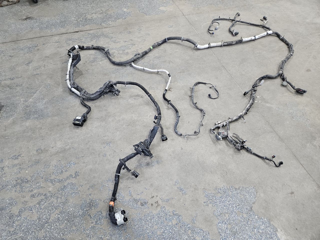2020 SILVRDO15 CHASSIS FRAME HARNESS 4WD 84765037 31124 - image 3