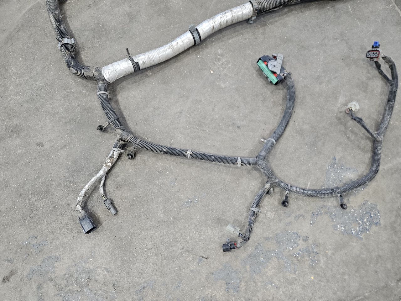 2020 SILVRDO15 CHASSIS FRAME HARNESS 4WD 84765037 31124 - image 8