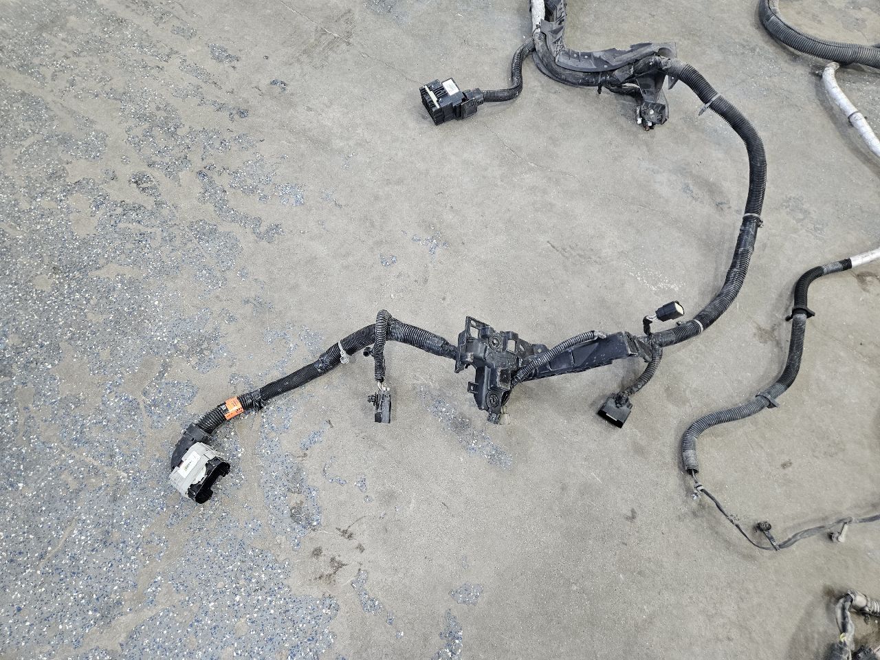 2020 SILVRDO15 CHASSIS FRAME HARNESS 4WD 84765037 31124 - image 12