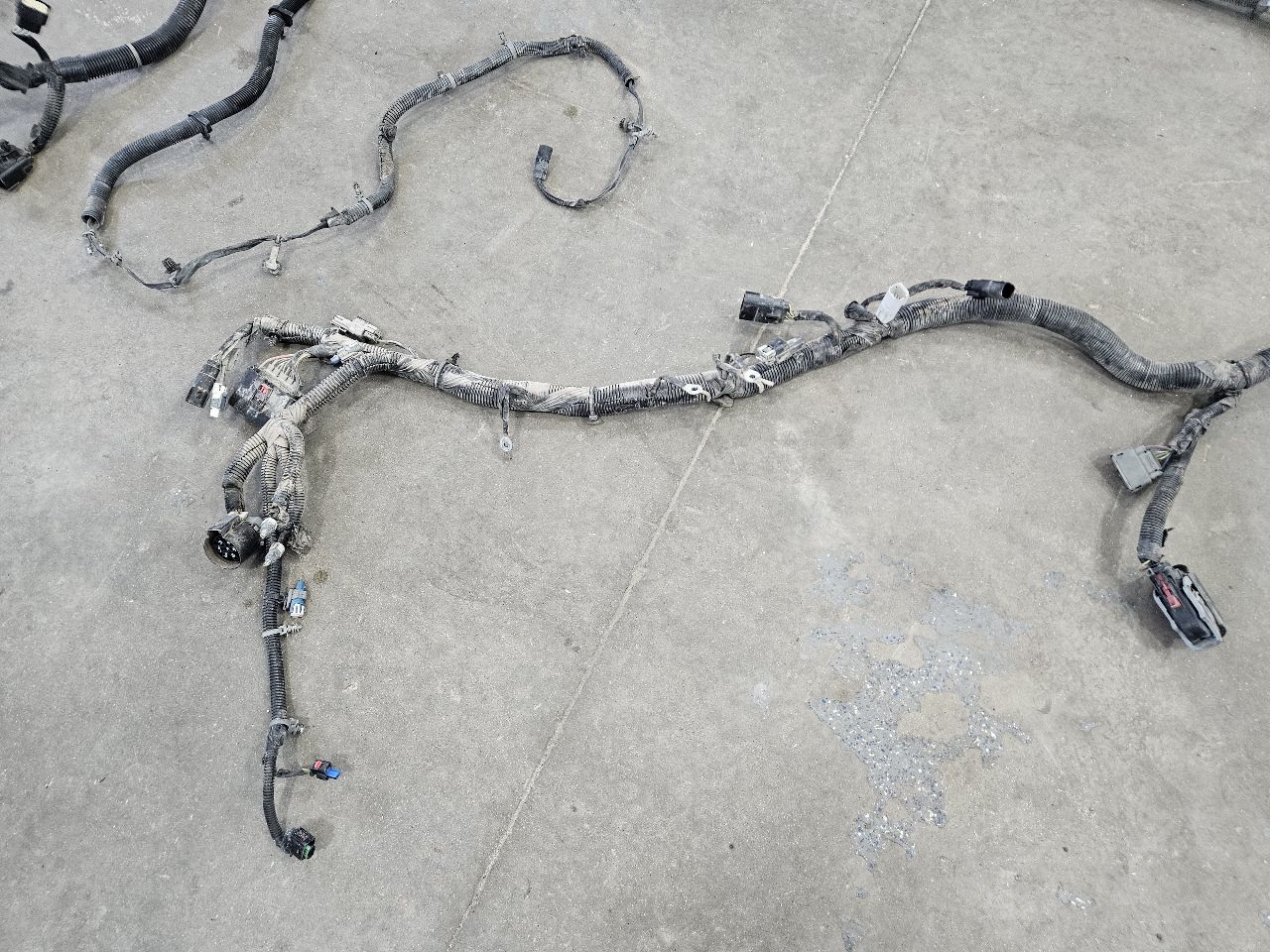 2020 SILVRDO15 CHASSIS FRAME HARNESS 4WD 84765037 31124 - image 13