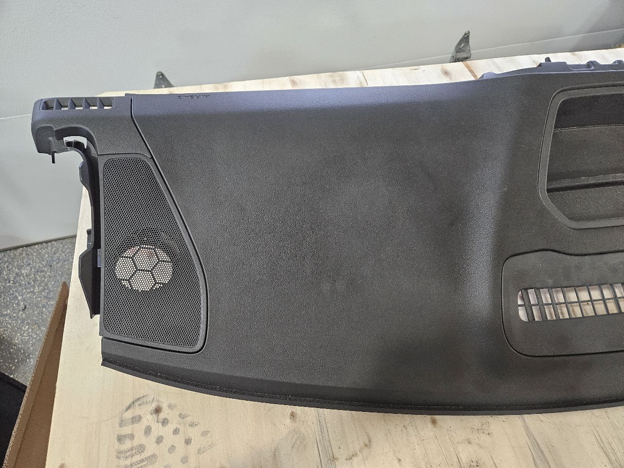2020 SILVRDO15 BLACK DASH PANEL W/HUD CUTOUT & BAG 31125 - image 7