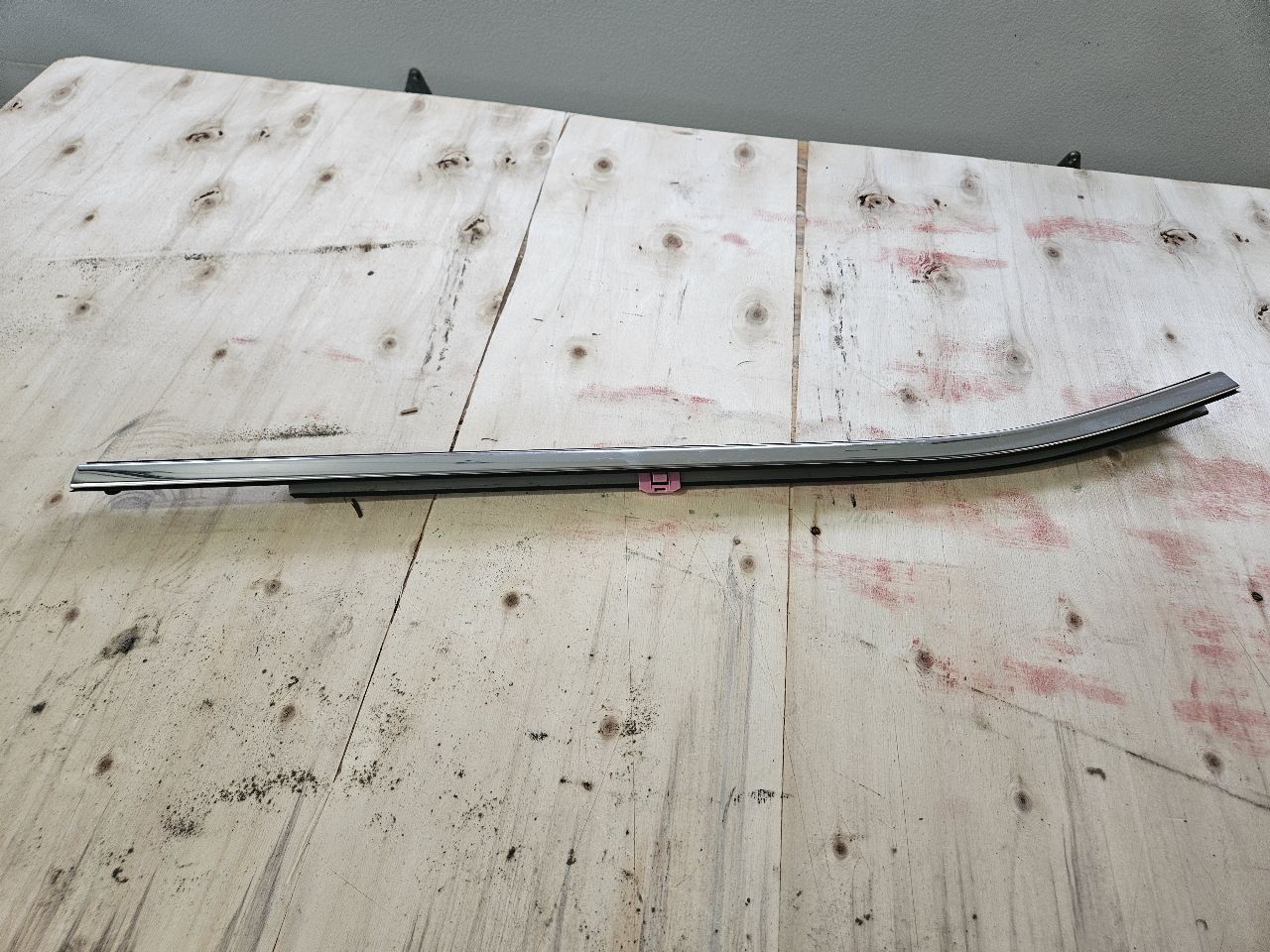 2020 SILVRDO15 LH REAR BELT REVEAL MOLDING 85038848 31132 - image 2