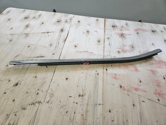 2020 SILVRDO15 LH REAR BELT REVEAL MOLDING 85038848 31132 - image 2