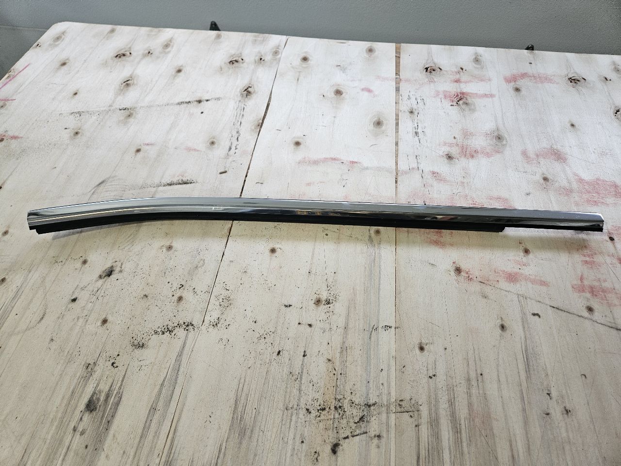 2020 SILVRDO15 LH REAR BELT REVEAL MOLDING 85038848 31132 - image 4
