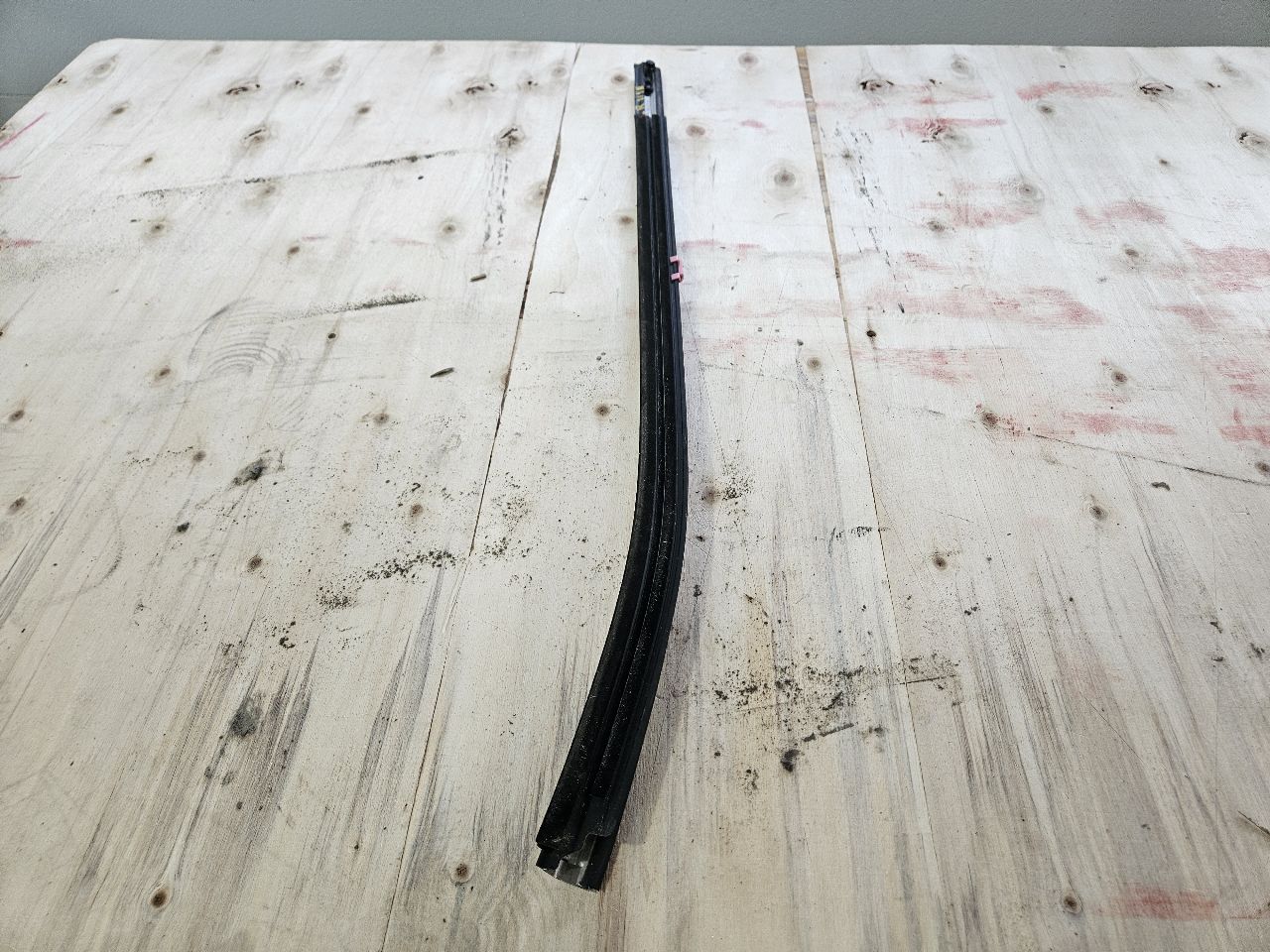 2020 SILVRDO15 LH REAR BELT REVEAL MOLDING 85038848 31132 - image 5