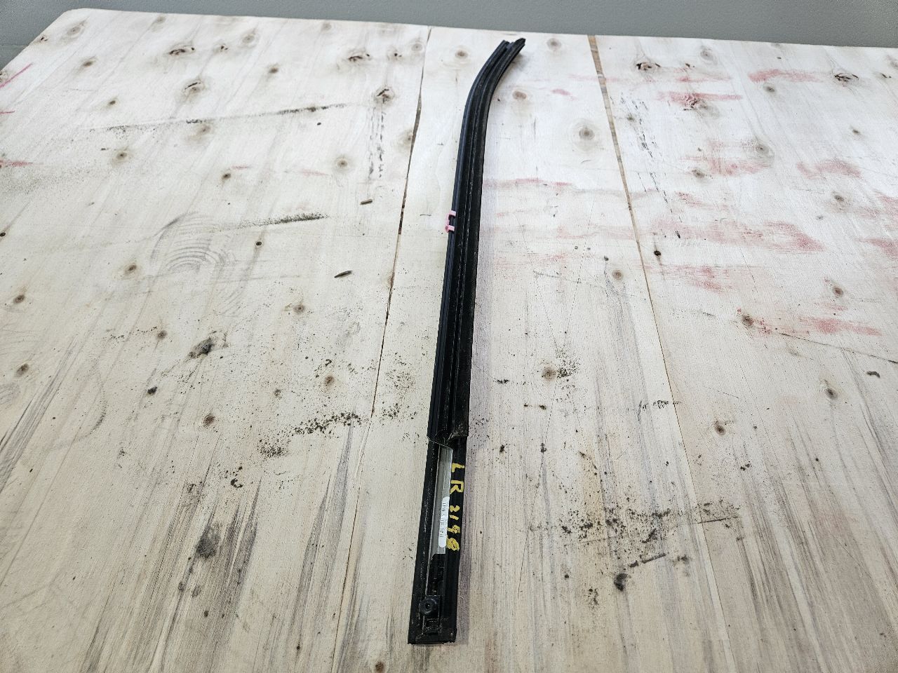 2020 SILVRDO15 LH REAR BELT REVEAL MOLDING 85038848 31132 - image 10