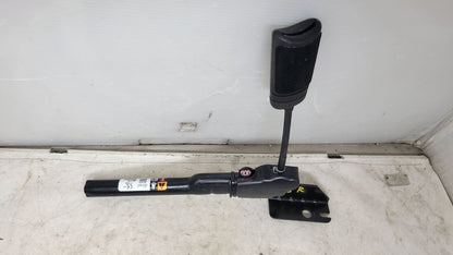 2020 SILVRDO15 PASSENGER SEATBELT TENSIONER BLACK 31147 - image 4