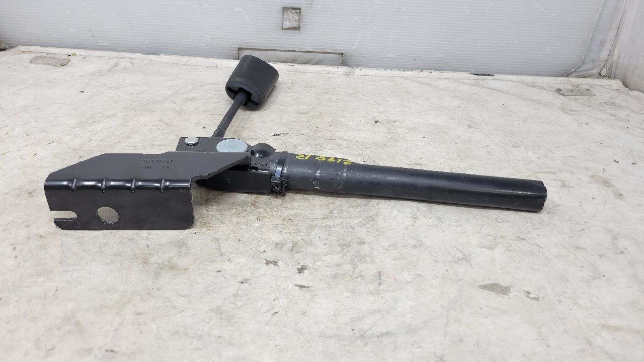 2020 SILVRDO15 PASSENGER SEATBELT TENSIONER BLACK 31147 - image 7
