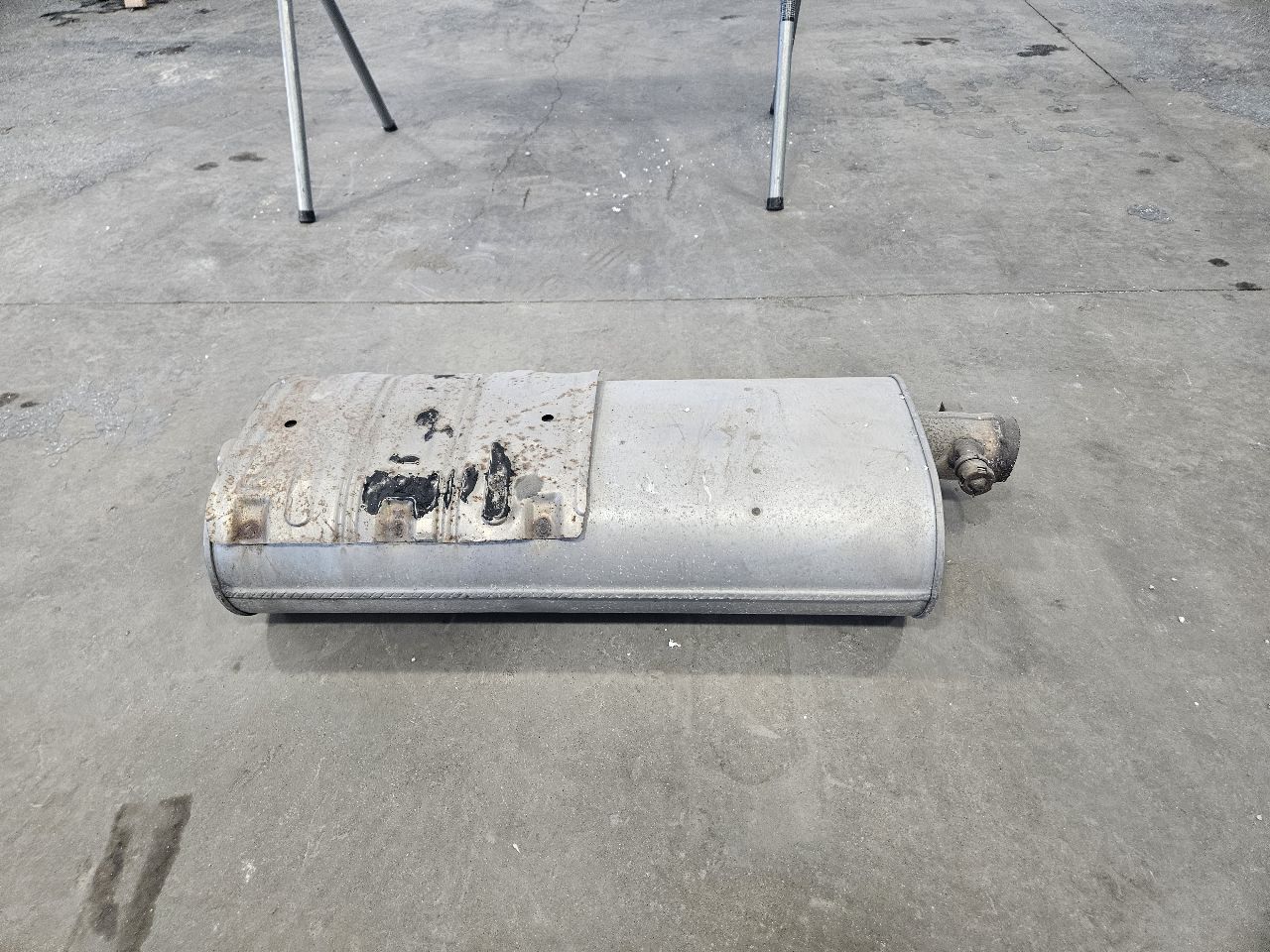 2022 SILVRDO15 OEM 6.2L EXHAUST MUFFLER & VALVE 31182 - image 1