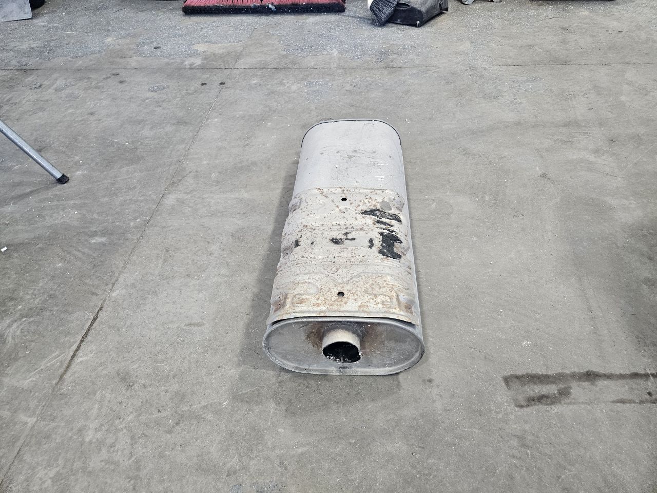 2022 SILVRDO15 OEM 6.2L EXHAUST MUFFLER & VALVE 31182 - image 2
