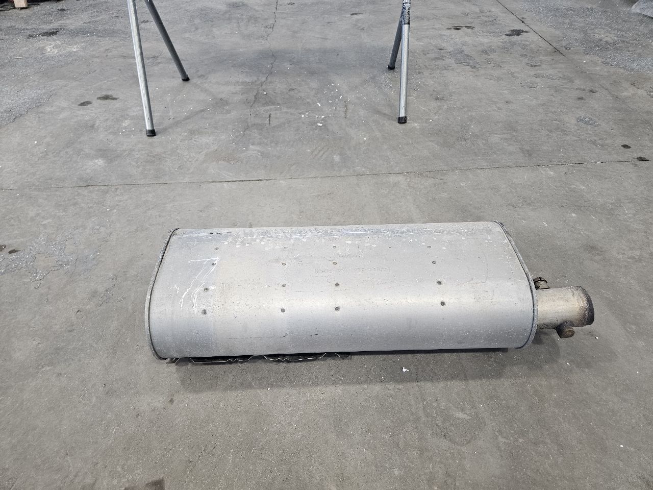 2022 SILVRDO15 OEM 6.2L EXHAUST MUFFLER & VALVE 31182 - image 4