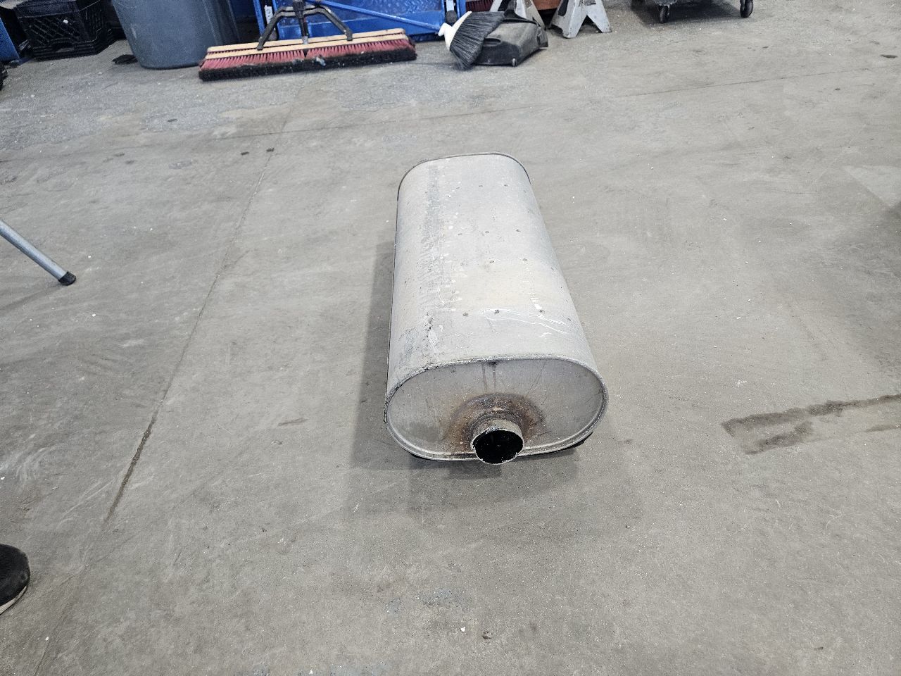 2022 SILVRDO15 OEM 6.2L EXHAUST MUFFLER & VALVE 31182 - image 7