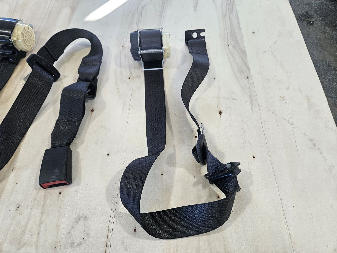 2022 SILVRDO15 REAR SEATBELTS BLACK SET OF 3 31183 - image 2