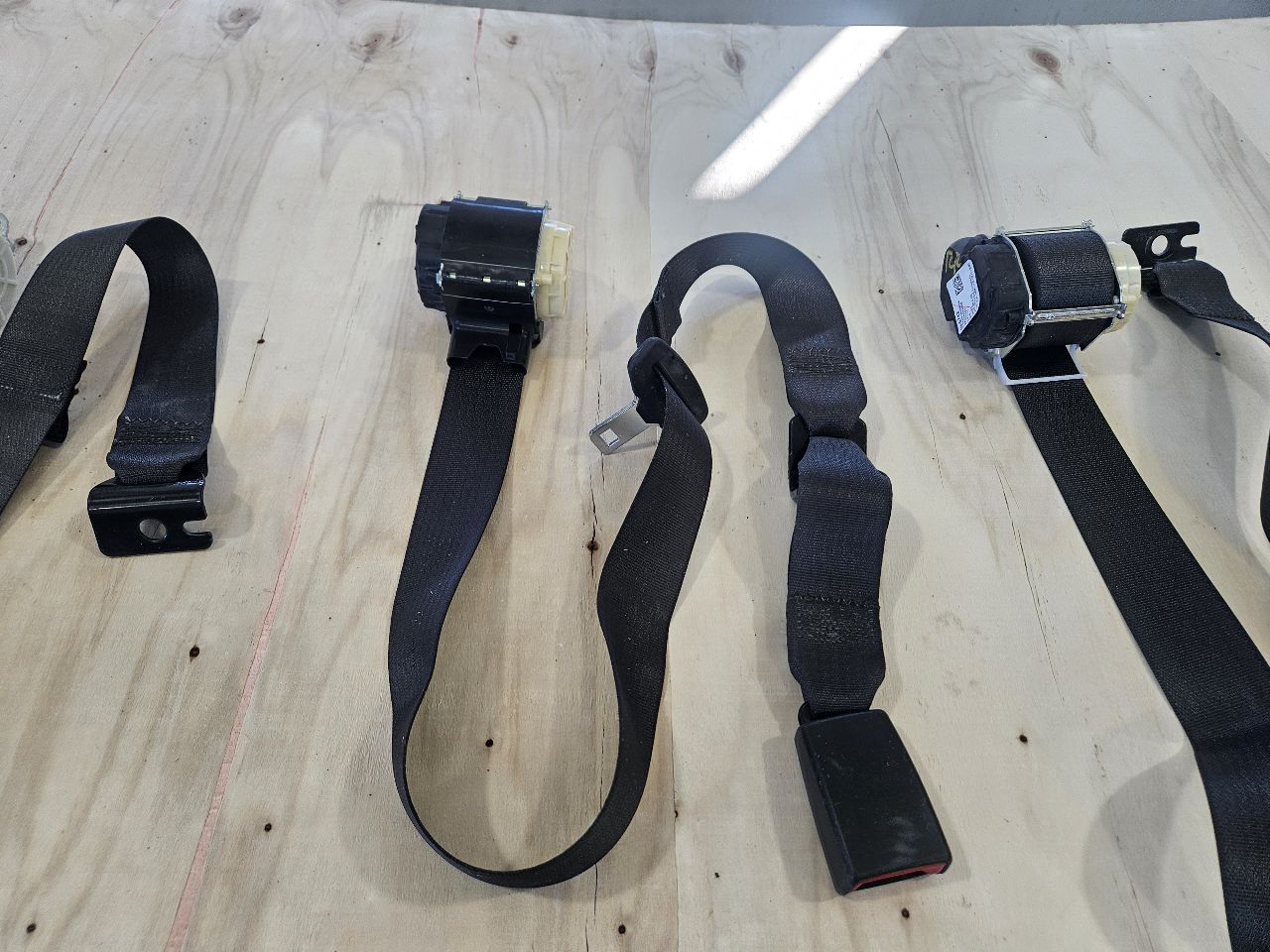 2022 SILVRDO15 REAR SEATBELTS BLACK SET OF 3 31183 - image 3