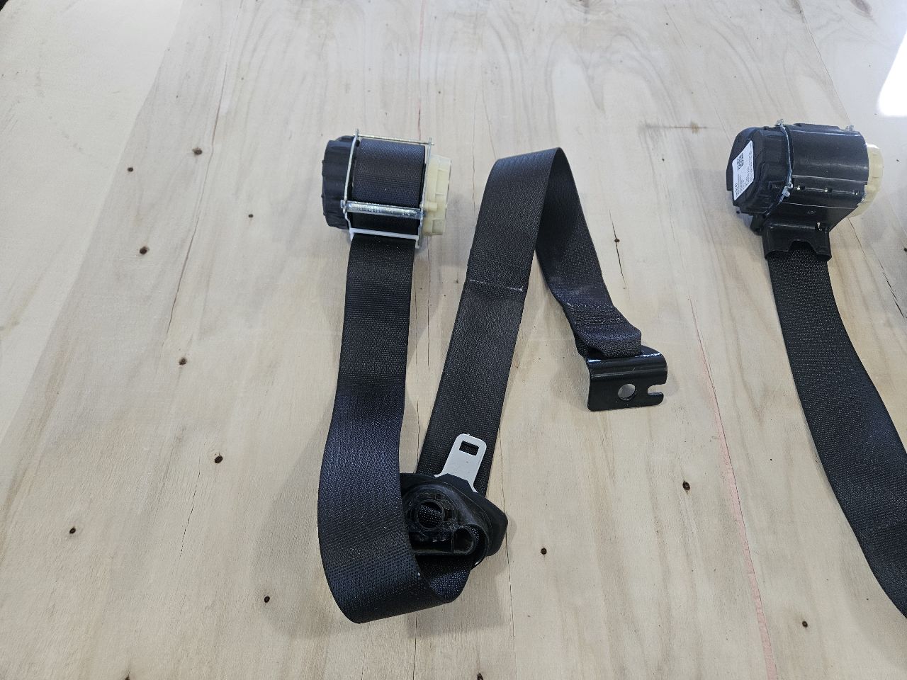 2022 SILVRDO15 REAR SEATBELTS BLACK SET OF 3 31183 - image 10