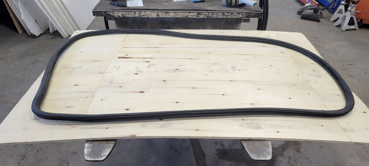 2022 SILVRDO15 REAR DOOR WEATHERSTRIPPING LH OR RH 31221 - image 1