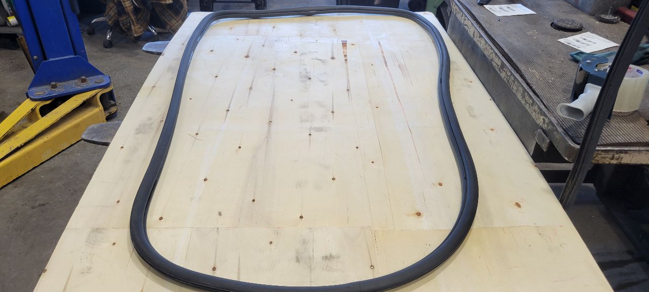2022 SILVRDO15 REAR DOOR WEATHERSTRIPPING LH OR RH 31221 - image 3