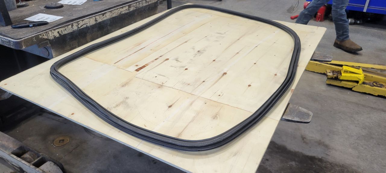 2022 SILVRDO15 REAR DOOR WEATHERSTRIPPING LH OR RH 31221 - image 12