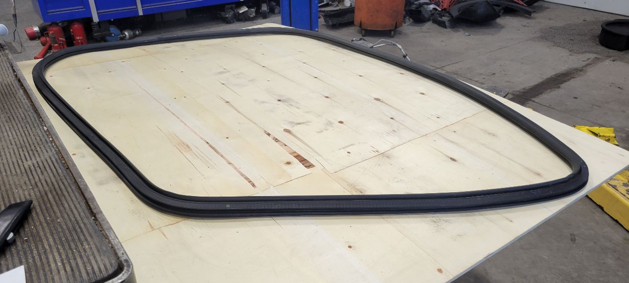 2022 SILVRDO15 REAR DOOR WEATHERSTRIPPING LH OR RH 31222 - image 7