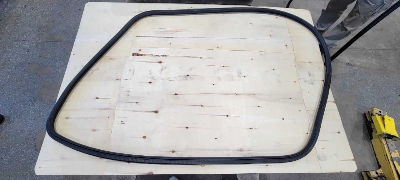 2022 SILVRDO15 REAR DOOR WEATHERSTRIPPING LH OR RH 31222 - image 8