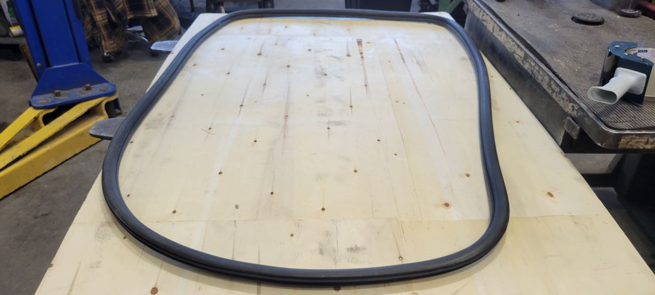 2022 SILVRDO15 REAR DOOR WEATHERSTRIPPING LH OR RH 31222 - image 11