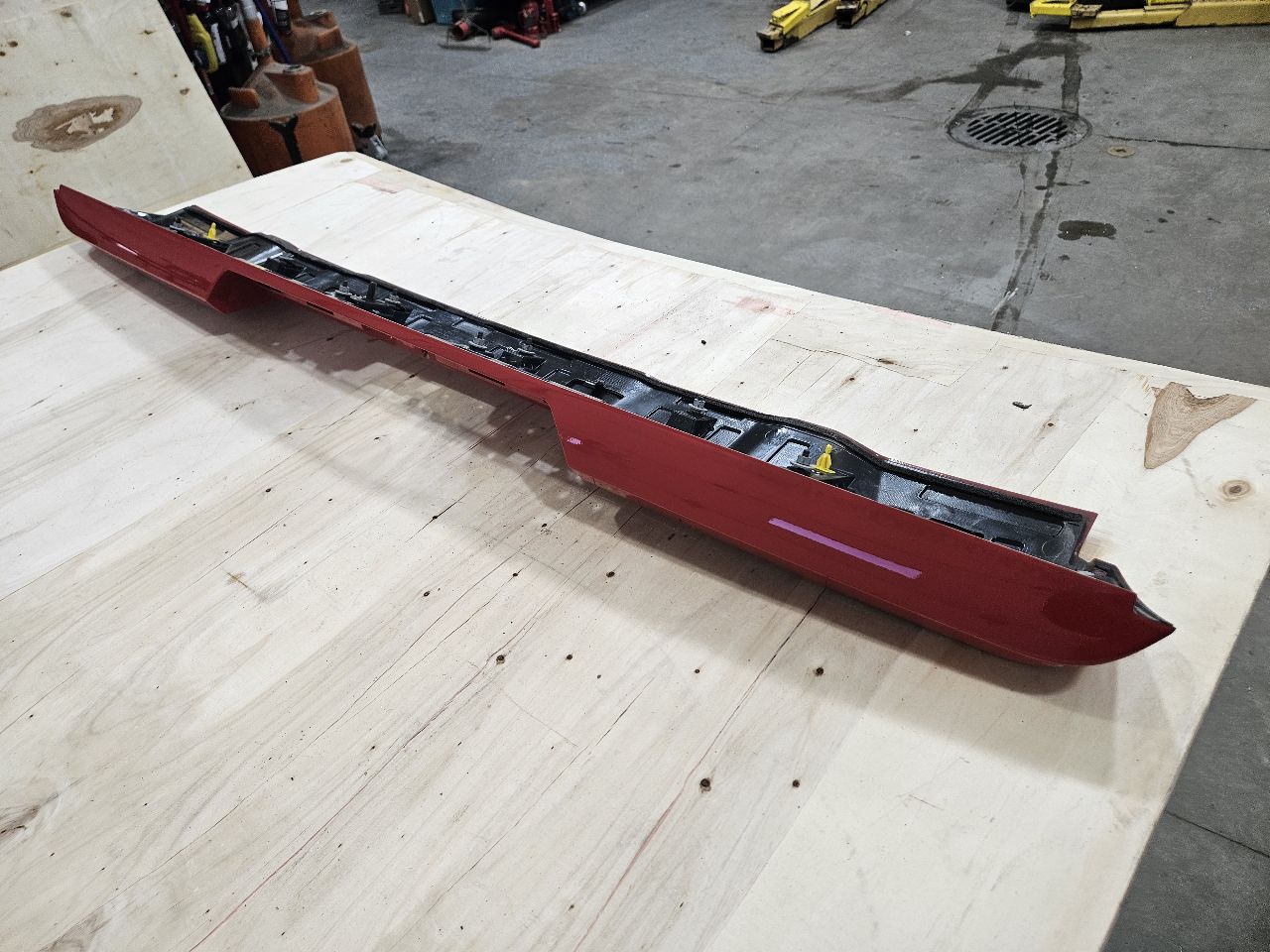 2022 SILVRDO15 ROOF SPOILER NO LIGHT RED G7C 31229 - image 10