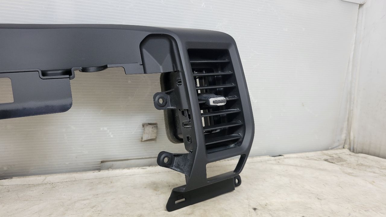 2022 SILVRDO15 CENTER DASH TRIM & VENT 85152719 31241 - image 4