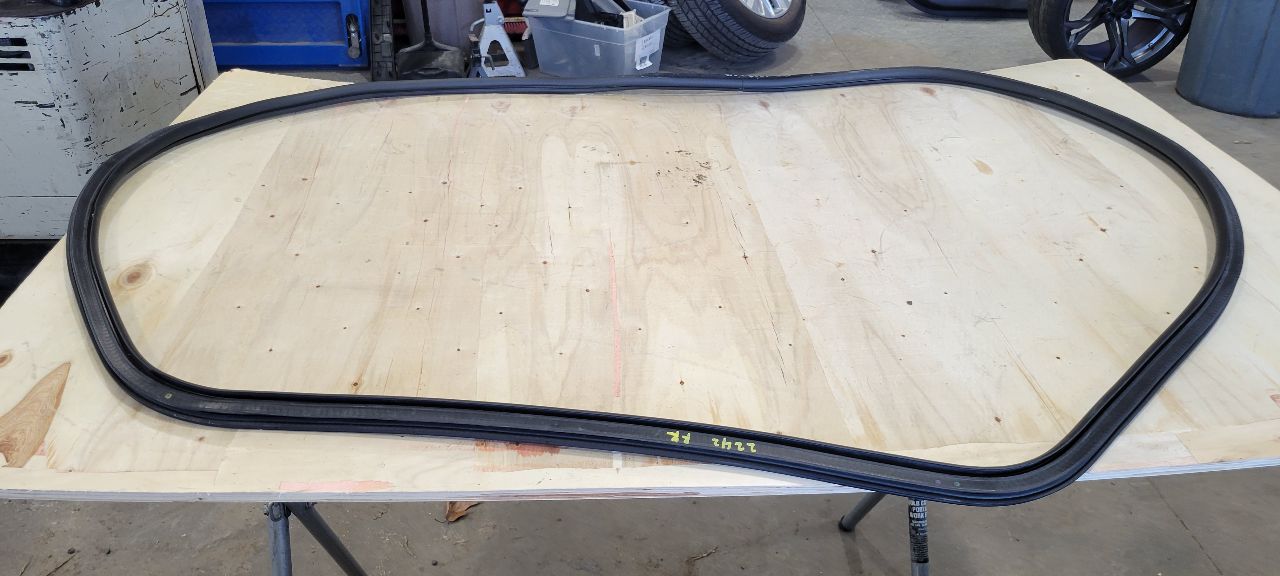 2020 SIERDEN15 REAR DOOR WEATHERSTRIPPING LH OR RH 31295 - image 5