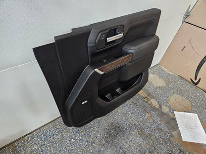 2020 SIERDEN15 FRONT RH DOOR PANEL TRIM DENALI BLAC 31315 - image 4