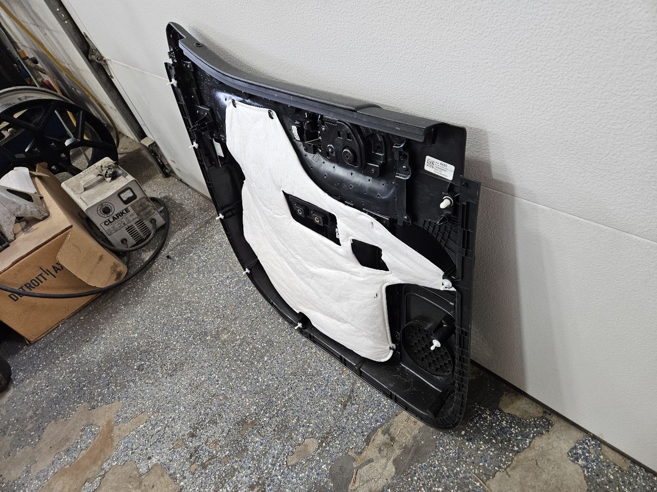 2020 SIERDEN15 RH REAR CREW CAB DOOR PANEL BLACK 31317 - image 1