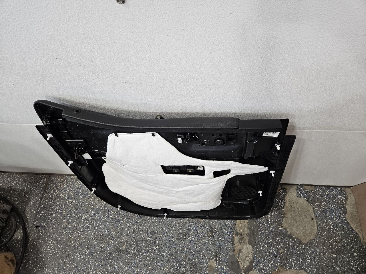 2020 SIERDEN15 RH REAR CREW CAB DOOR PANEL BLACK 31317 - image 7