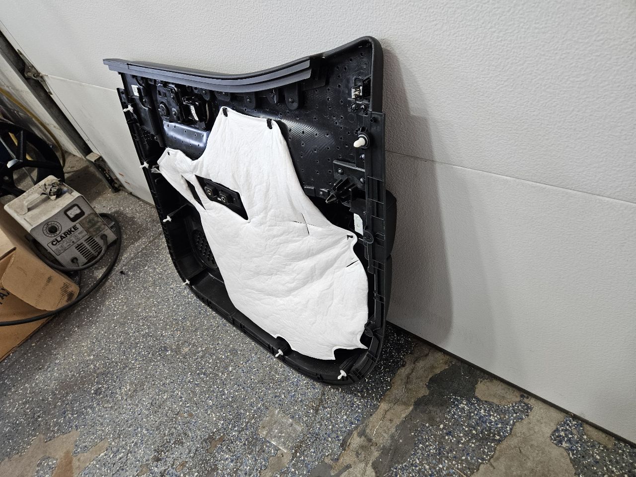2020 SIERDEN15 LH REAR CREW CAB DOOR PANEL BLACK 31318 - image 8