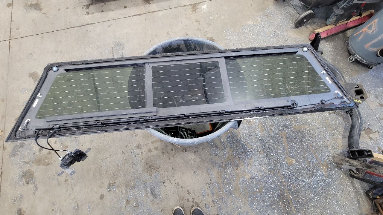 2020 SIERDEN15 OEM SLIDING BACK GLASS ON SHELF 31322 - image 10