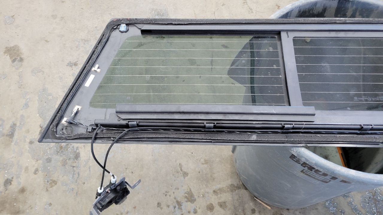 2020 SIERDEN15 OEM SLIDING BACK GLASS ON SHELF 31322 - image 11