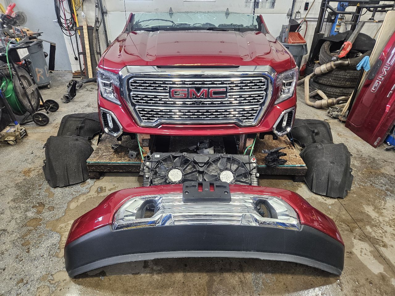 2020 SIERDEN15 GLORY RED GPJ RH FENDER DENT AT BTM 31325 - image 1