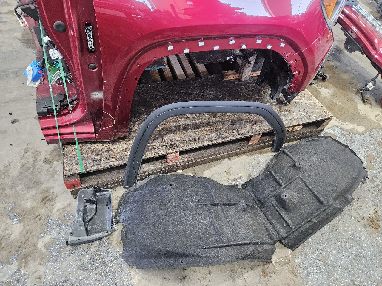2020 SIERDEN15 GLORY RED GPJ RH FENDER DENT AT BTM 31325 - image 11