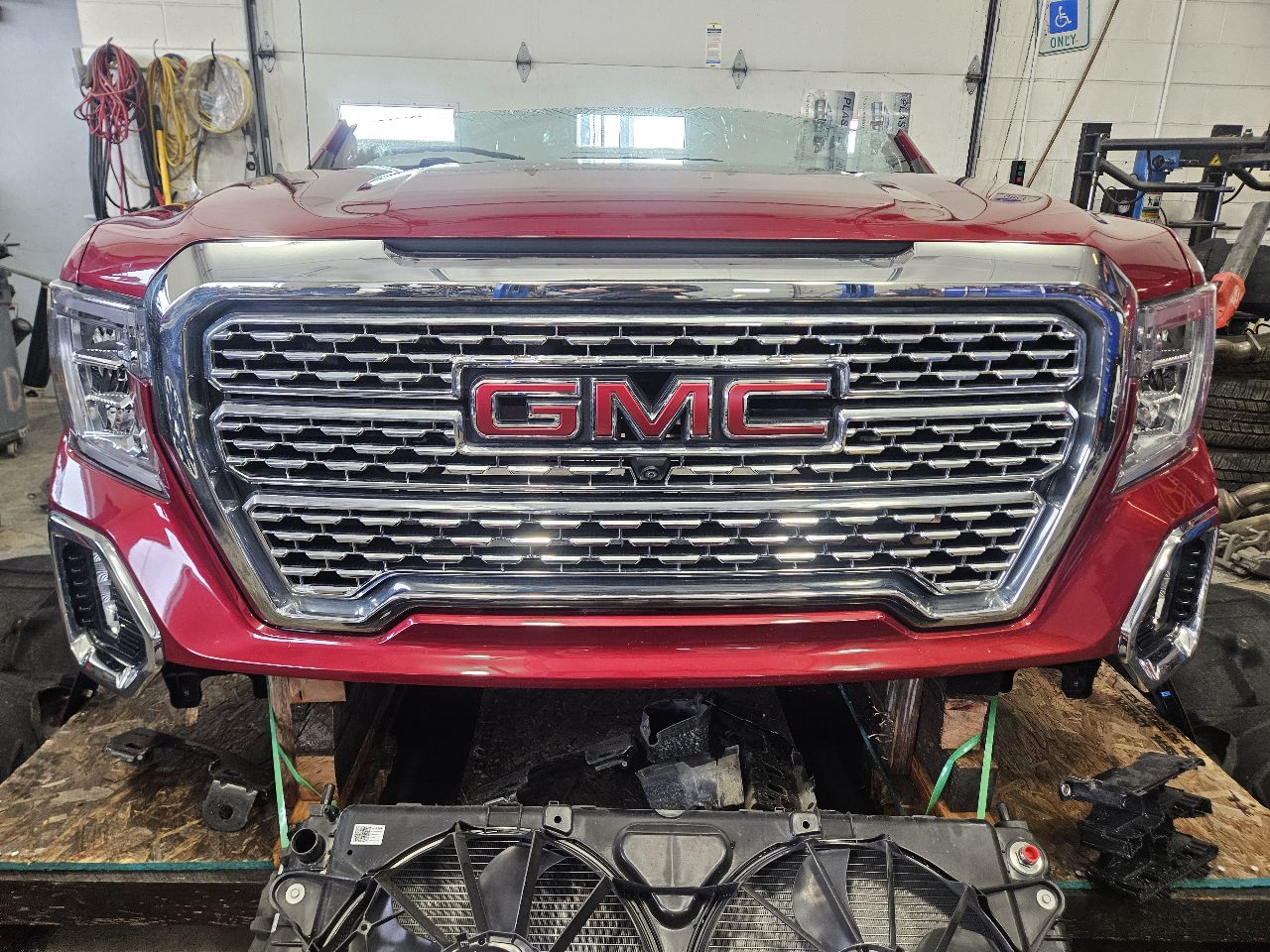 2020 SIERDEN15 GLORY RED GPJ RH FENDER DENT AT BTM 31325 - image 19