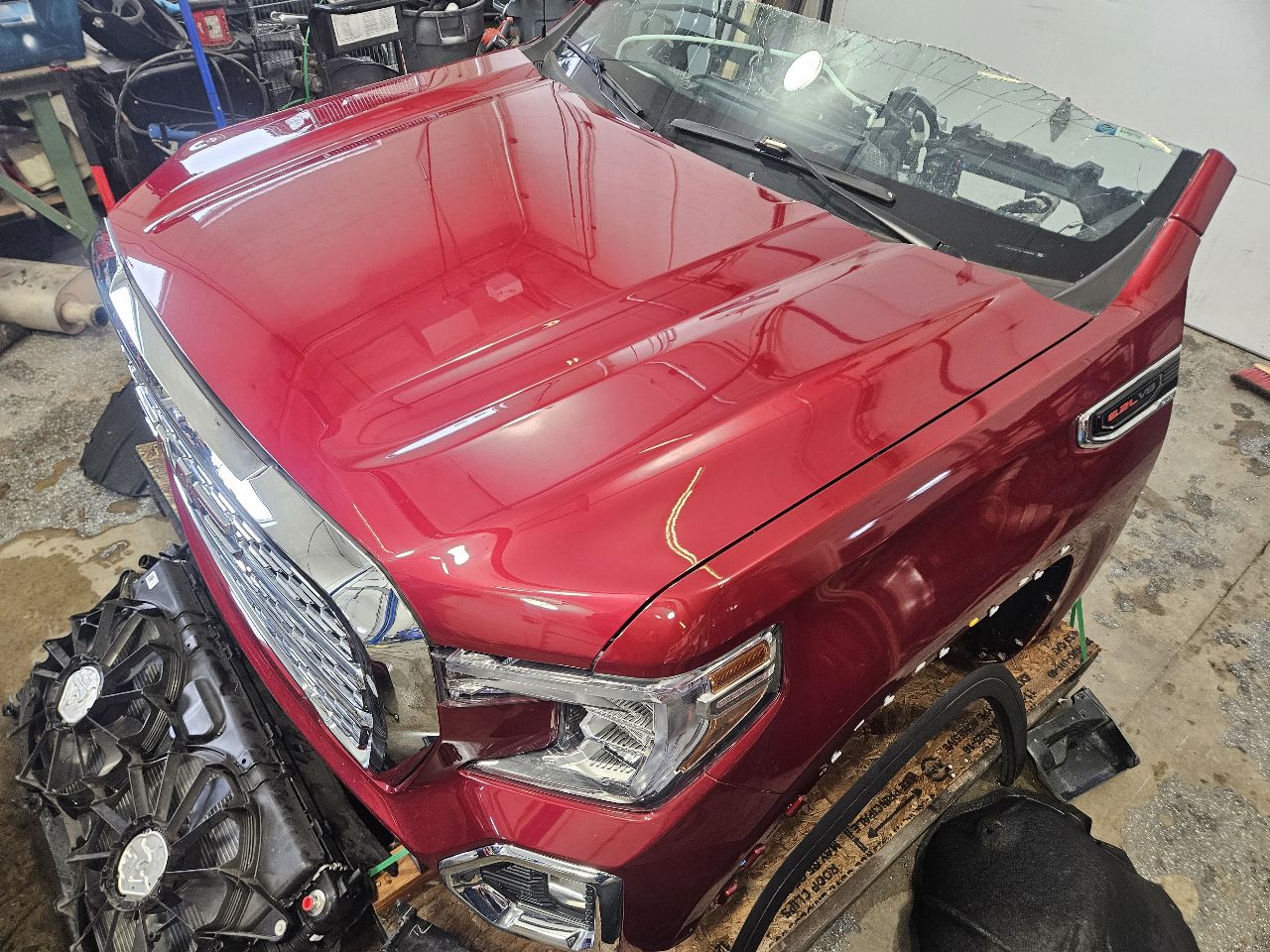 2020 SIERRA DENALI GLORY RED GPJ RH FENDER DENT AT BTM 31325 - image 4