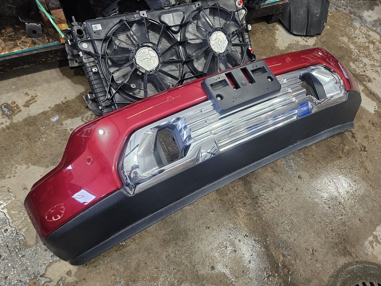 2020 SIERRA DENALI GLORY RED GPJ RH FENDER DENT AT BTM 31325 - image 6
