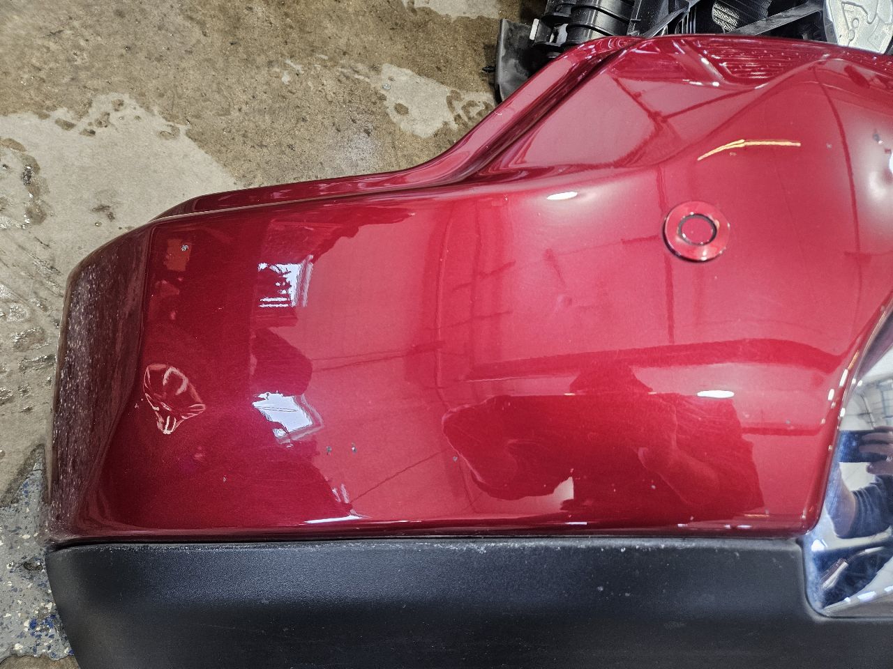 2020 SIERRA DENALI GLORY RED GPJ RH FENDER DENT AT BTM 31325 - image 8