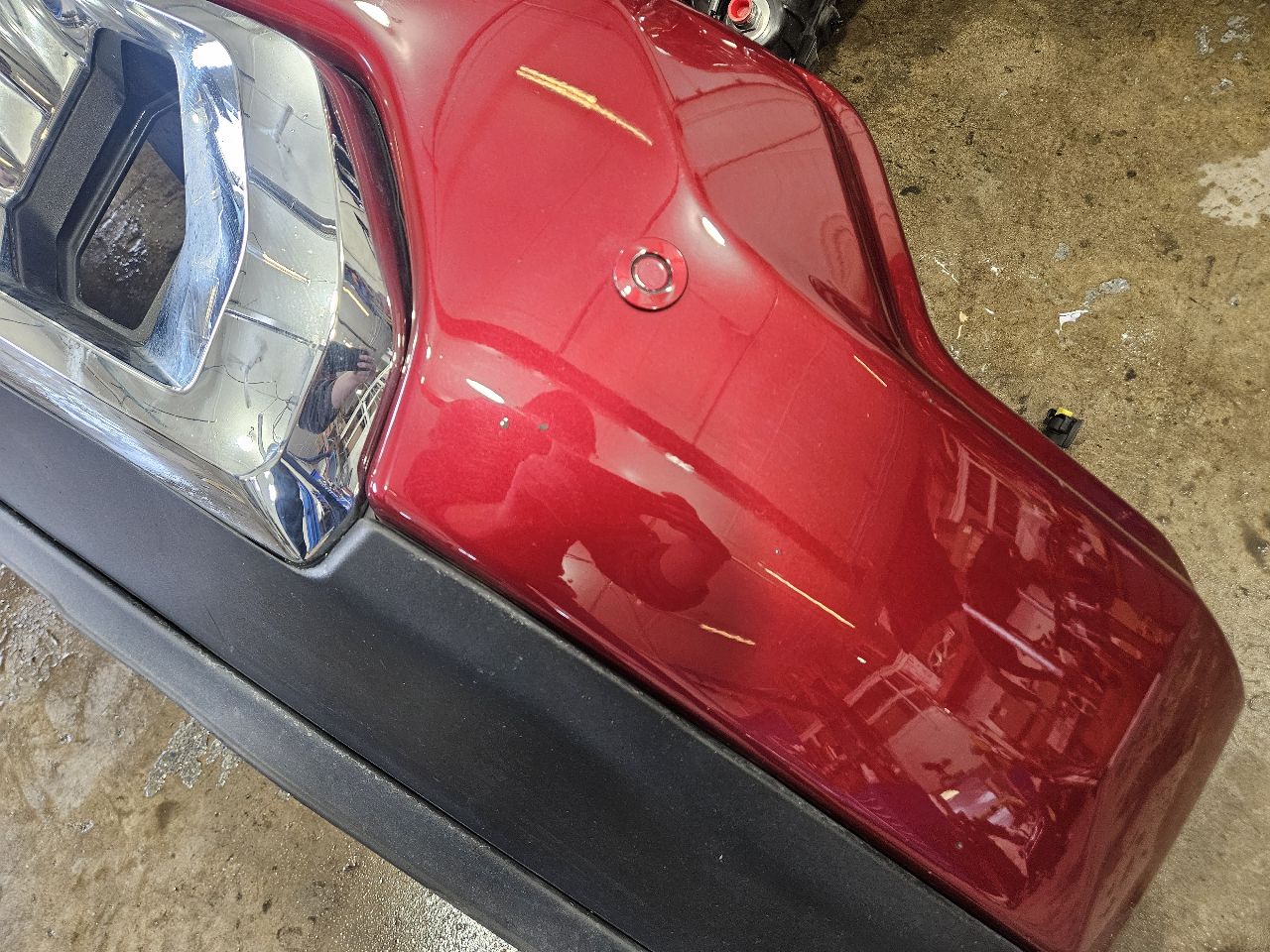 2020 SIERRA DENALI GLORY RED GPJ RH FENDER DENT AT BTM 31325 - image 9