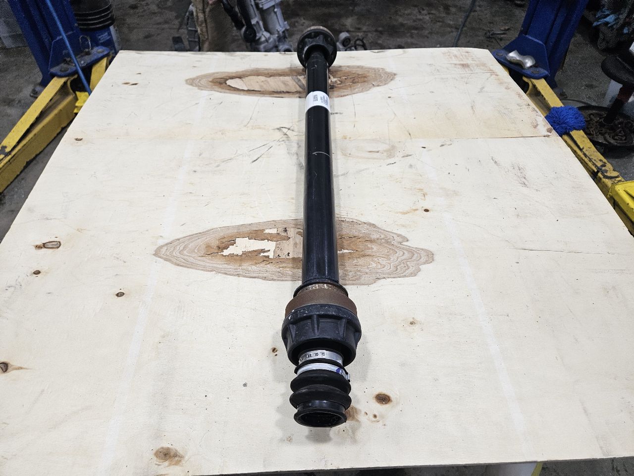 2020 SIERDEN15 4WD FRONT DRIVE SHAFT 23370093 52K 31326 - image 1